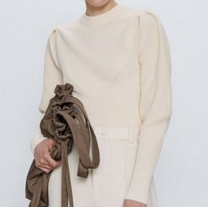 Zara Crew Neck Knit Sweater Cream Size M